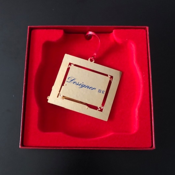 NWOT Husqvarna Viking “Designer SE” Sewing Machine Ornament - Picture 3 of 10